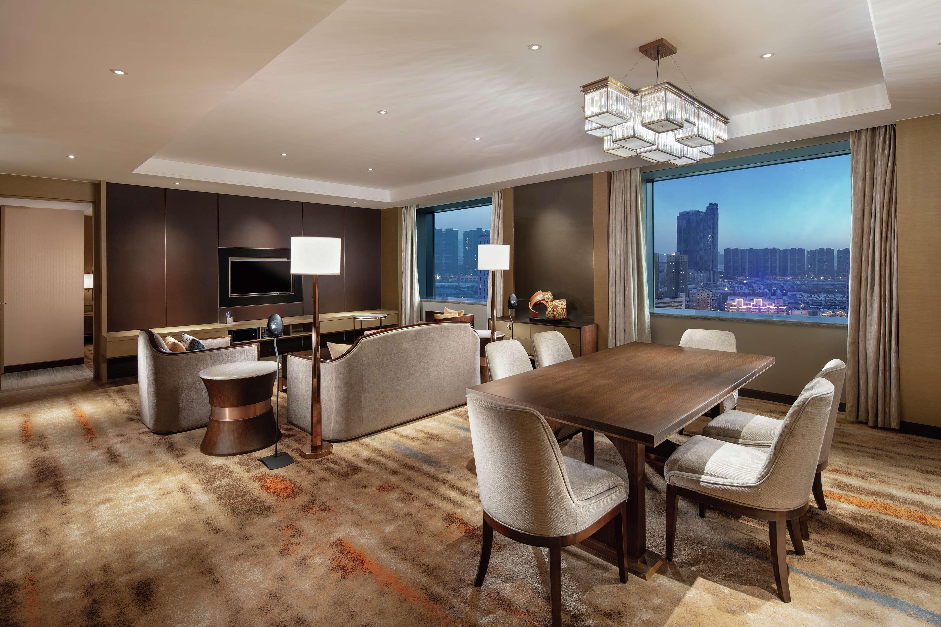 Hilton Shenyang Hotel Exterior photo