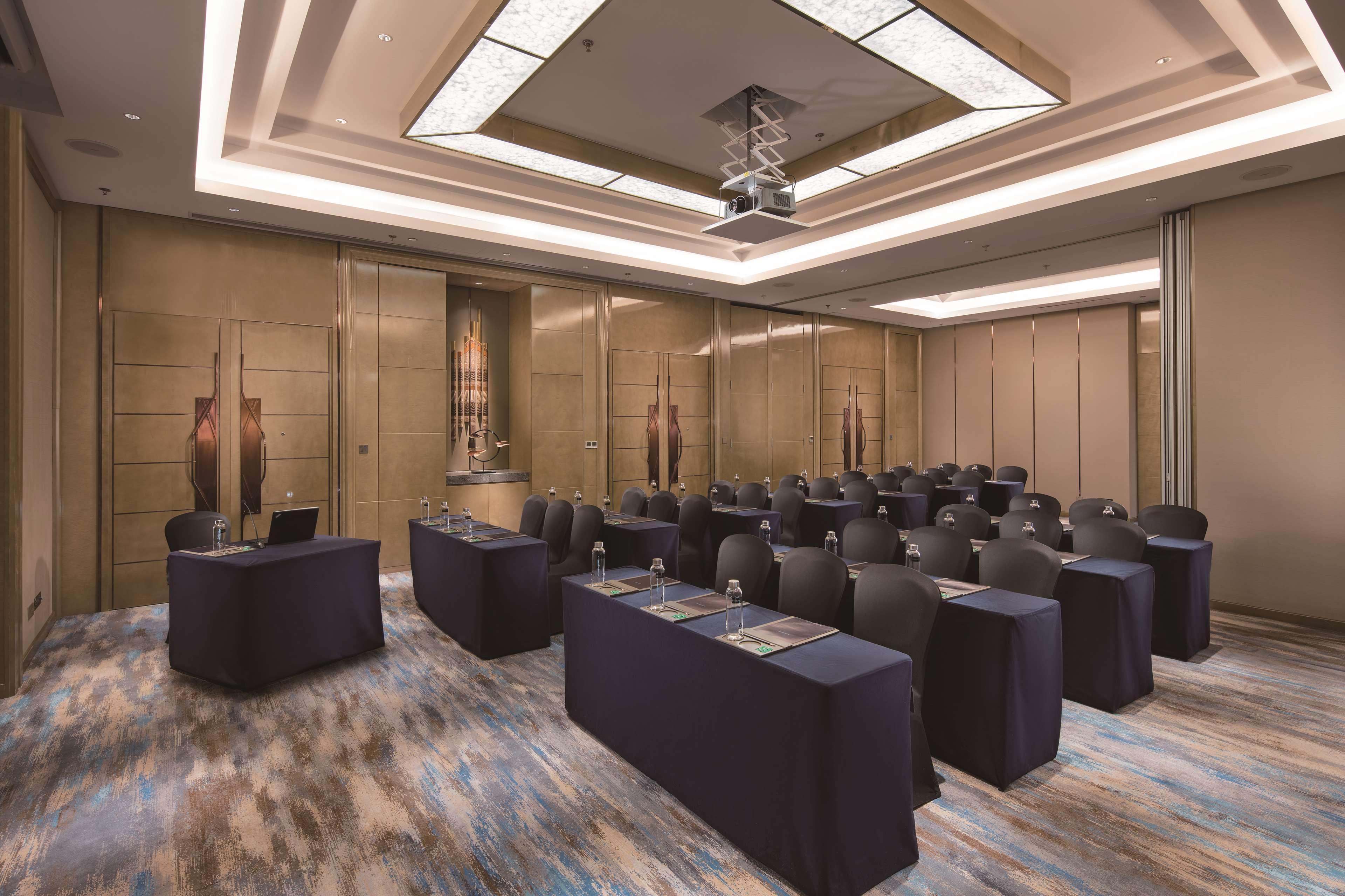 Hilton Shenyang Hotel Exterior photo