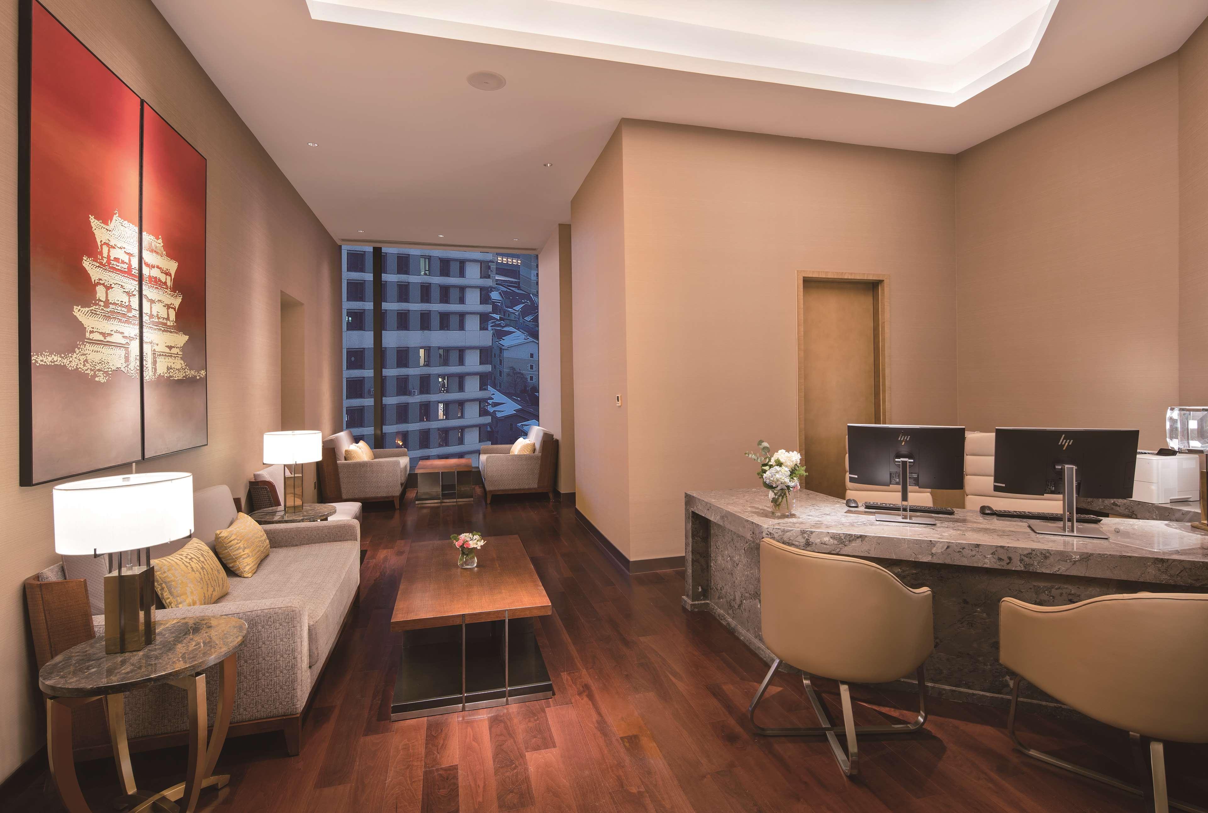 Hilton Shenyang Hotel Exterior photo