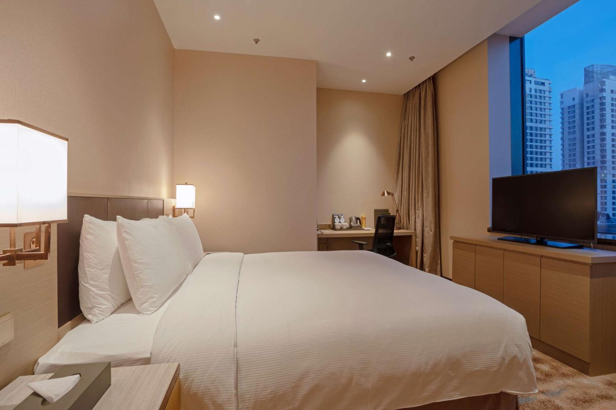 Hilton Shenyang Hotel Exterior photo